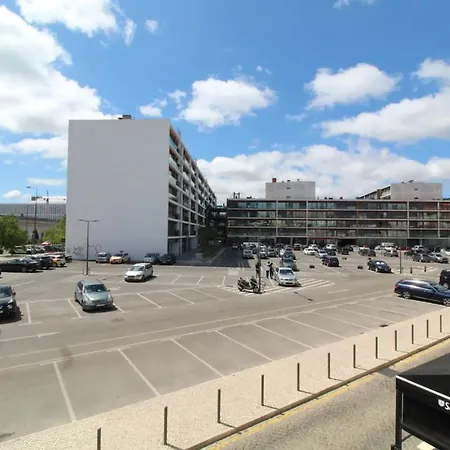 Bright 1 Bd W Lovely Balcony In *