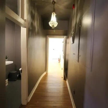 Bright 1 Bd W Lovely Balcony In Lisbon