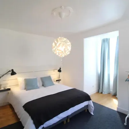 Bright 1 Bd W Lovely Balcony In